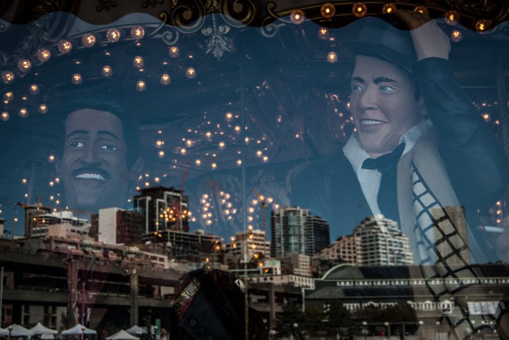 This is the creepiest Samy Davis Jr and Frank Sinatra have EVER looked. Period. Full stop.